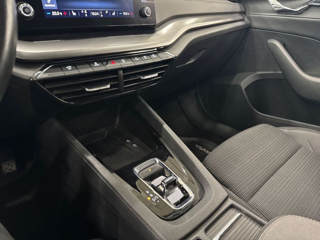 Skoda Octavia 2021 Harmaa