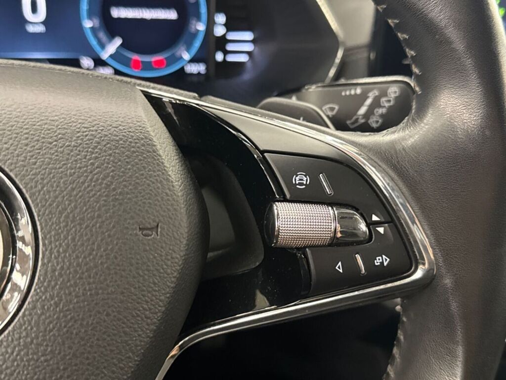 Skoda Octavia 2021 Harmaa