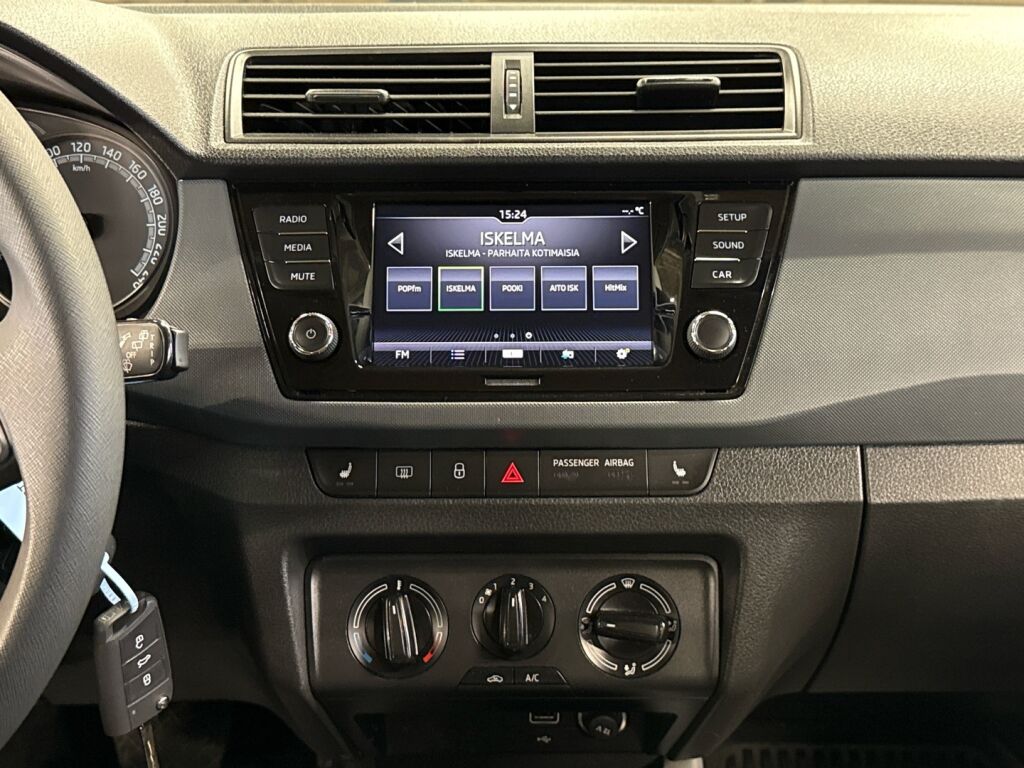 Skoda Fabia 2021 Sininen