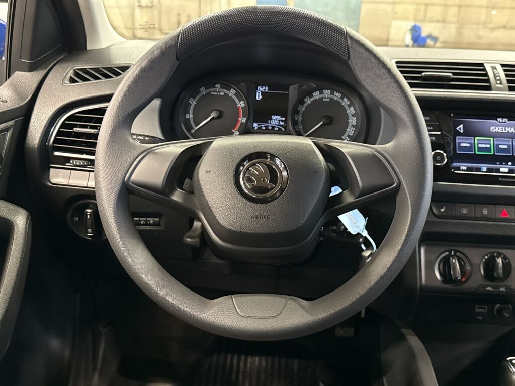 Skoda Fabia 2021 Sininen