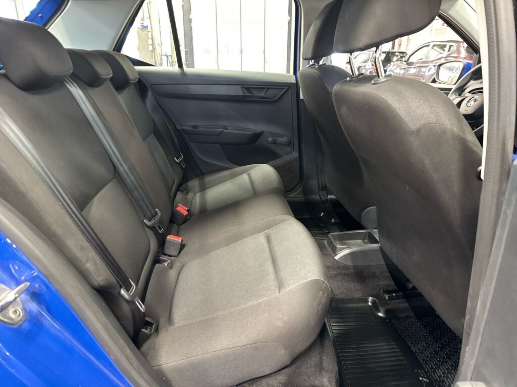 Skoda Fabia 2021 Sininen