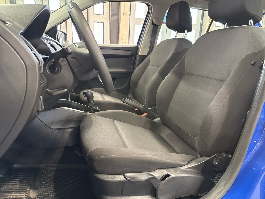 Skoda Fabia 2021 Sininen