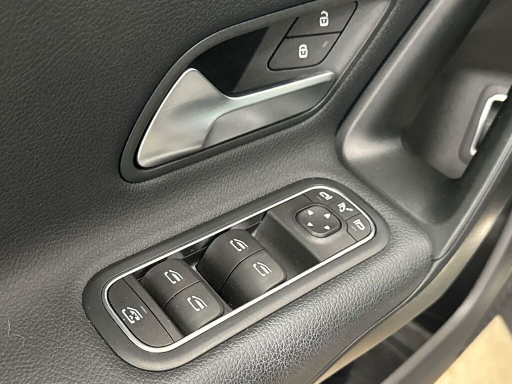 Mercedes-Benz A 2021 Harmaa