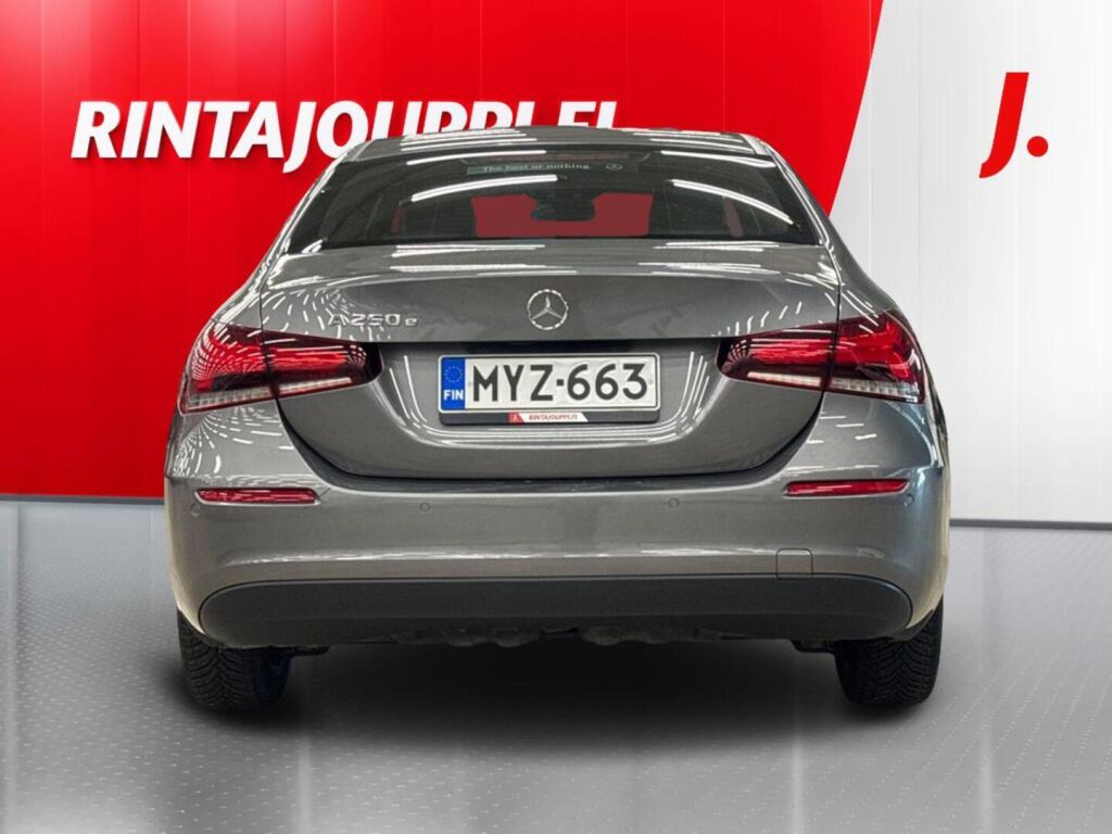 Mercedes-Benz A 2021 Harmaa