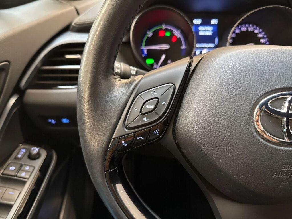 Toyota C-HR 2021 Oranssi