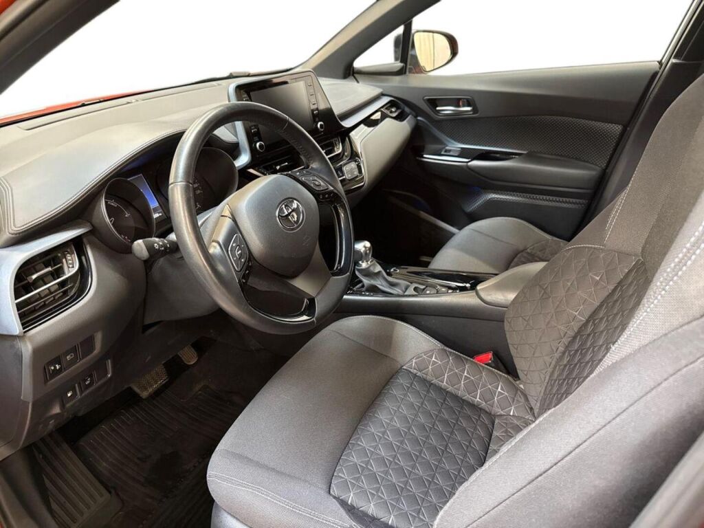 Toyota C-HR 2021 Oranssi