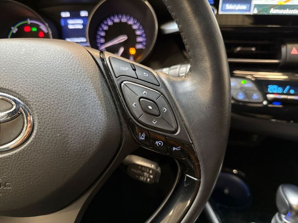 Toyota C-HR 2021 Oranssi