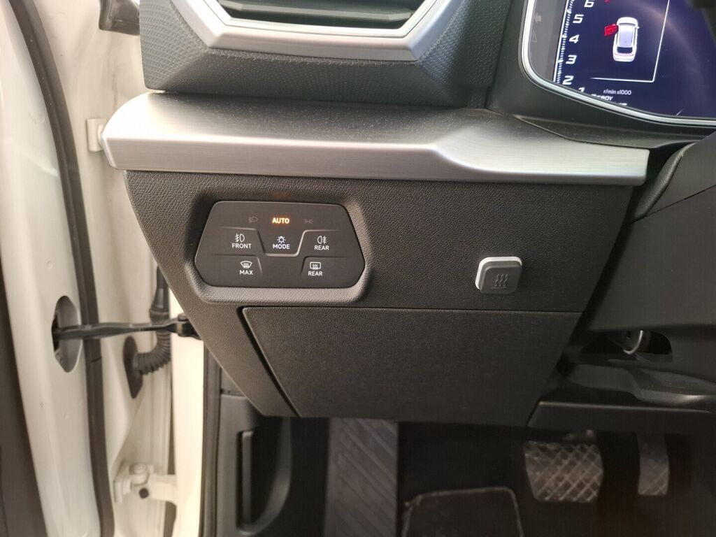 Seat Leon Sportstourer 2021 Valkoinen