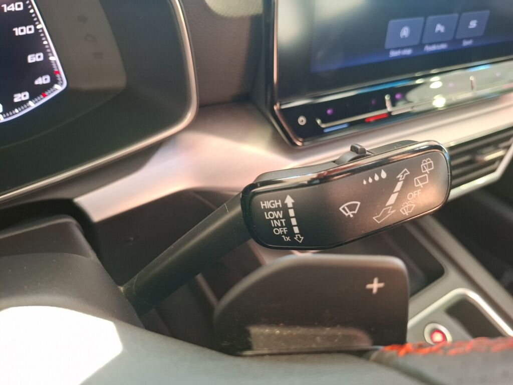 Seat Leon Sportstourer 2021 Valkoinen