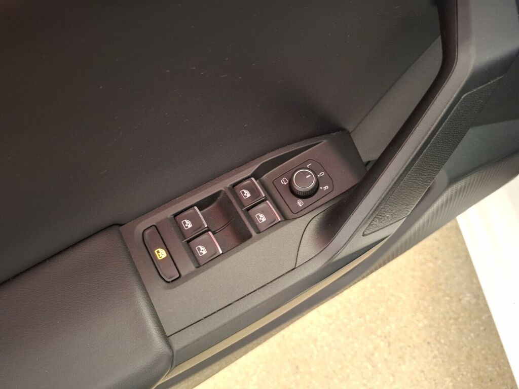 Seat Leon Sportstourer 2021 Valkoinen