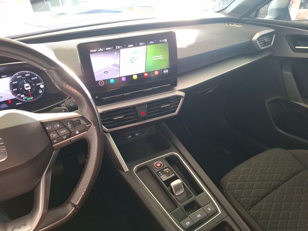 Seat Leon Sportstourer 2021 Valkoinen