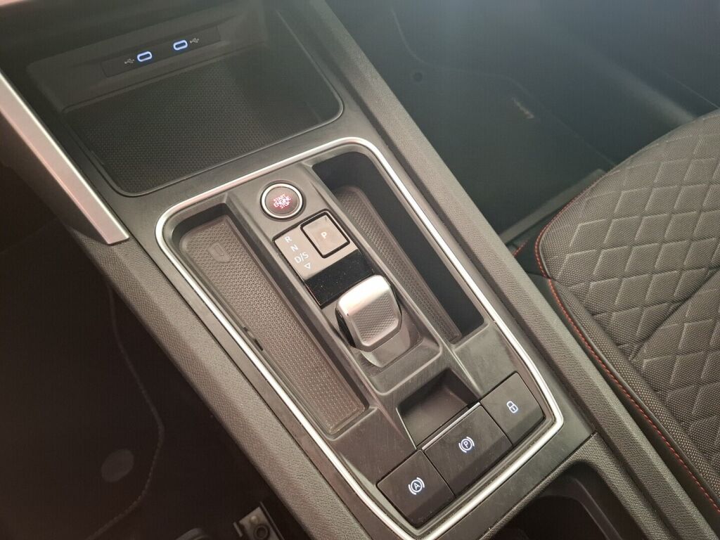 Seat Leon Sportstourer 2021 Valkoinen