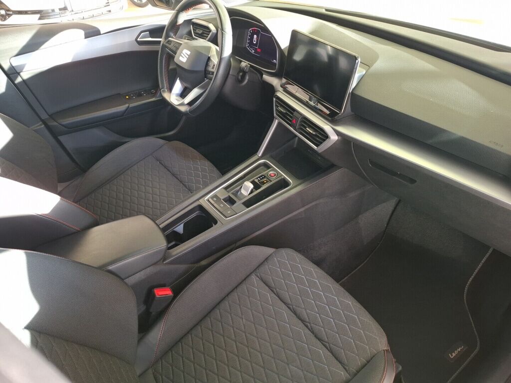 Seat Leon Sportstourer 2021 Valkoinen