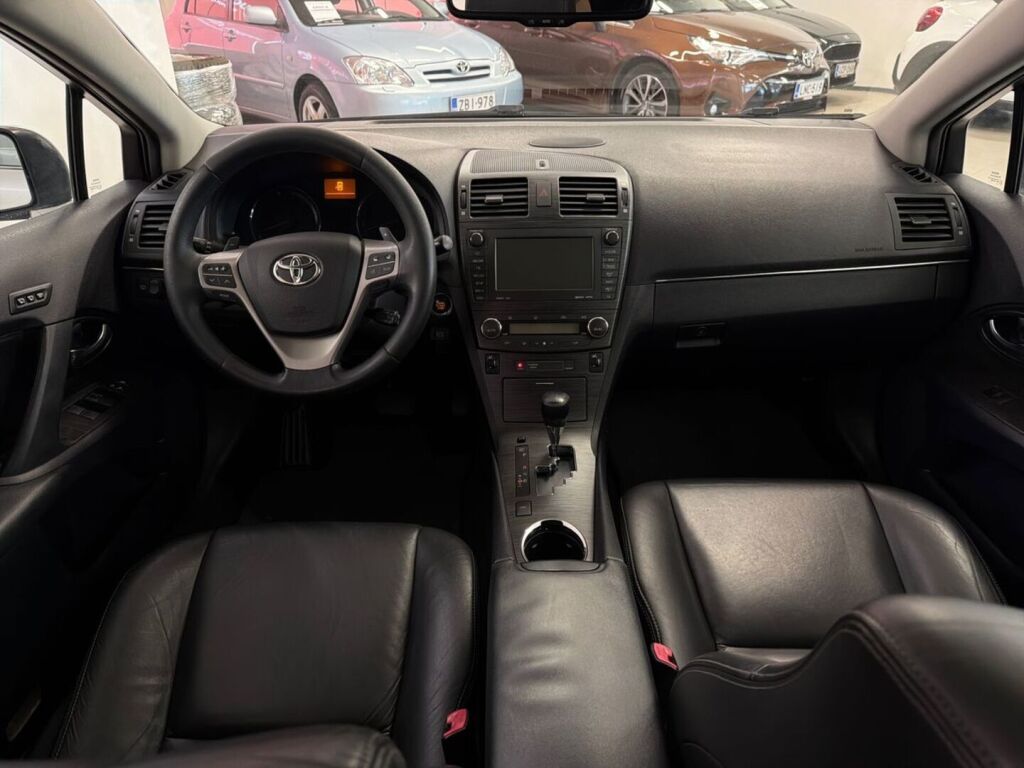 Toyota Avensis 2010 Harmaa