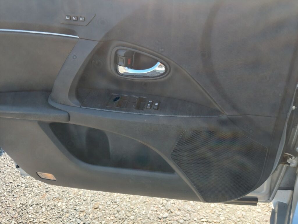 Toyota Avensis 2010 Harmaa
