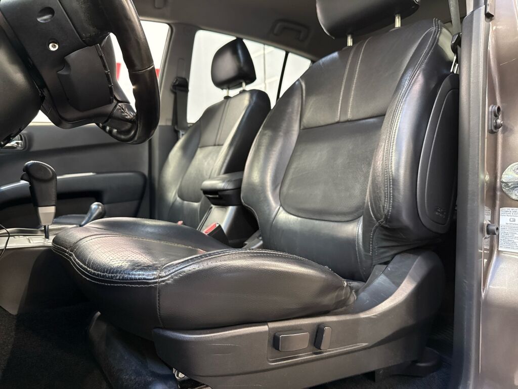 Mitsubishi L200 2015 Ruskea (beige)
