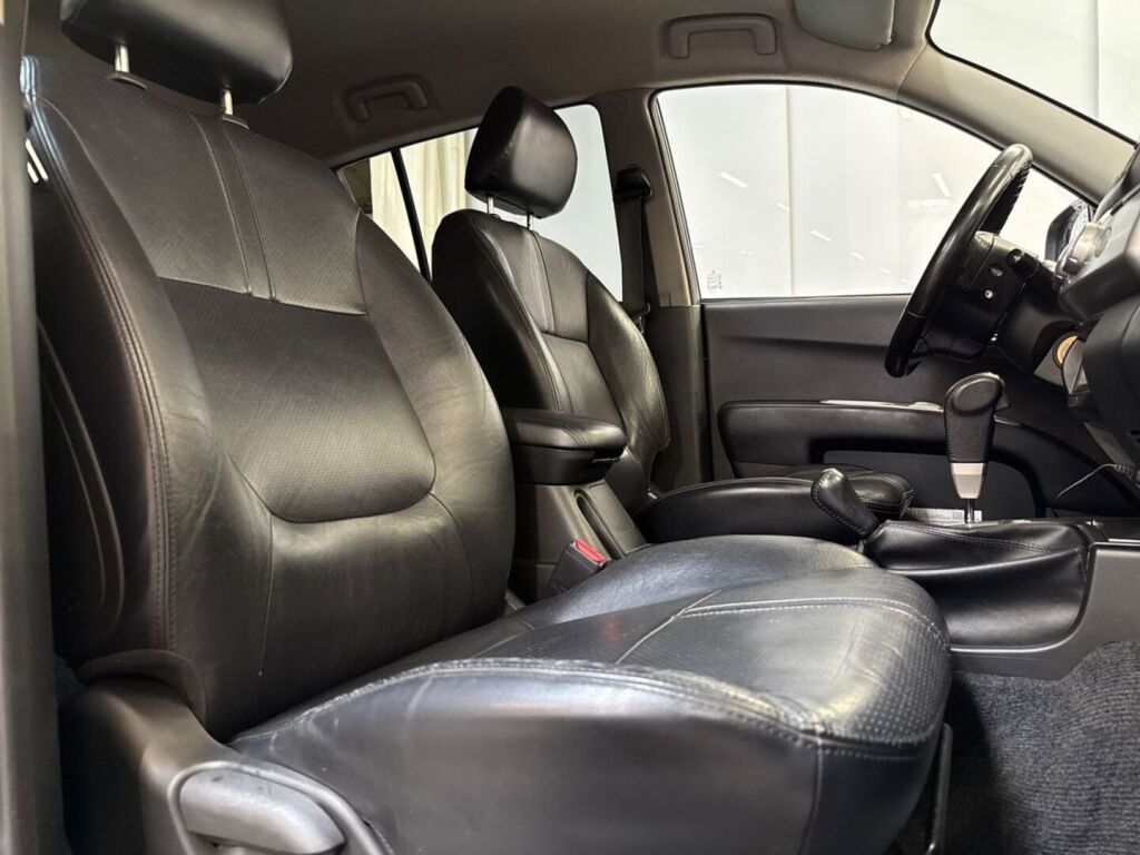 Mitsubishi L200 2015 Ruskea (beige)