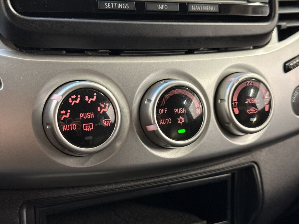 Mitsubishi L200 2015 Ruskea (beige)