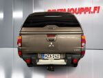 Mitsubishi L200 2015 Ruskea (beige)