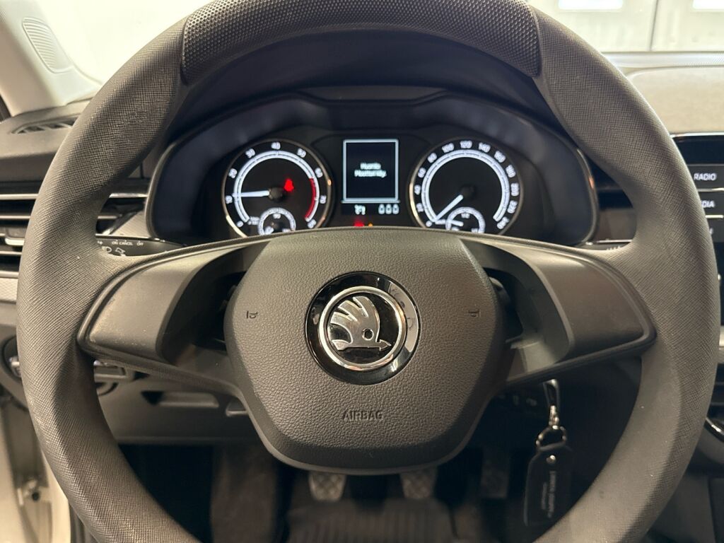 Skoda Scala 2021 Valkoinen