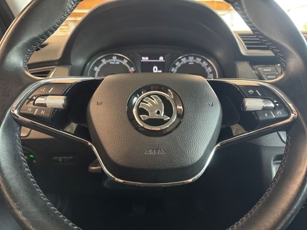 Skoda Fabia 2021 Valkoinen