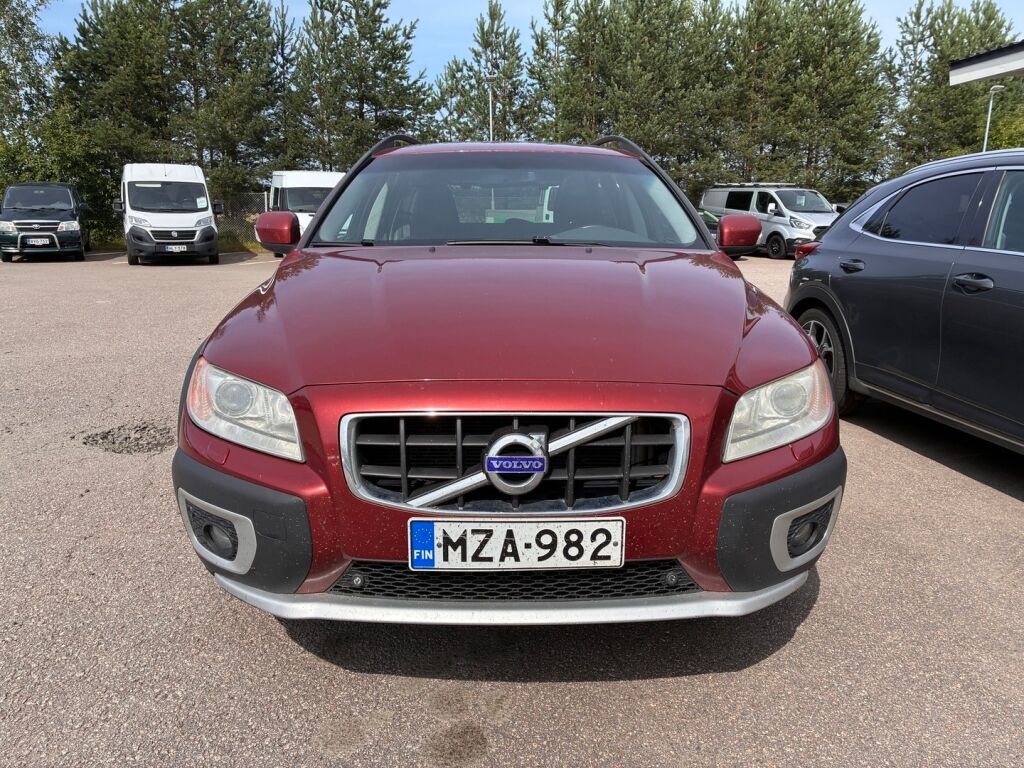 Volvo XC70 2010 Punainen