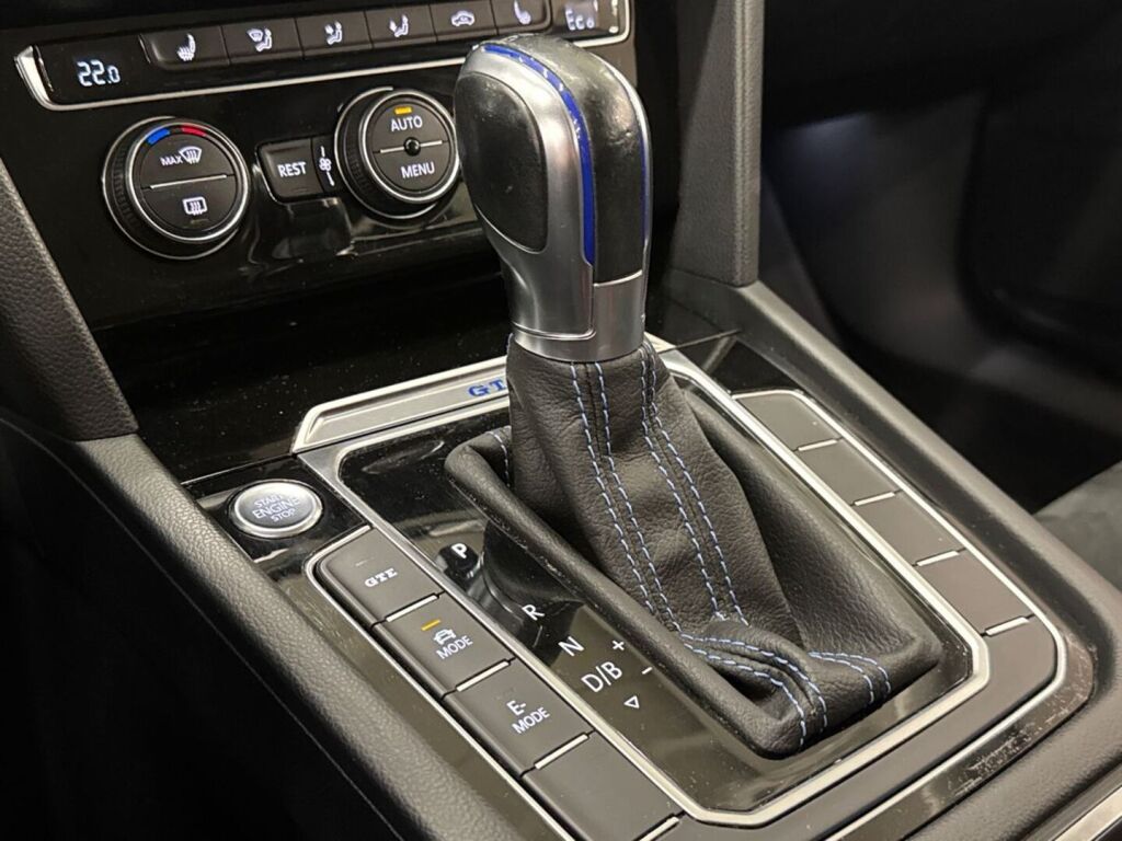 Volkswagen Passat 2017 Valkoinen