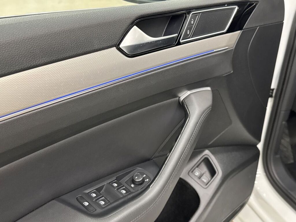Volkswagen Passat 2017 Valkoinen