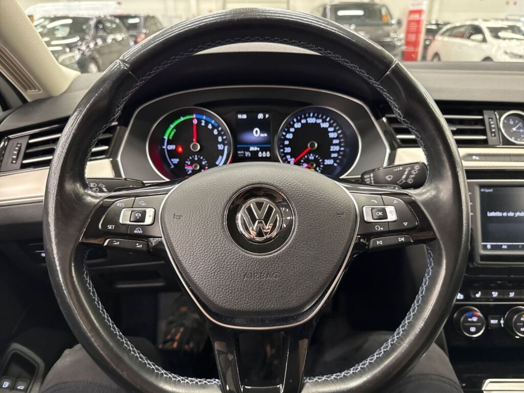 Volkswagen Passat 2017 Valkoinen