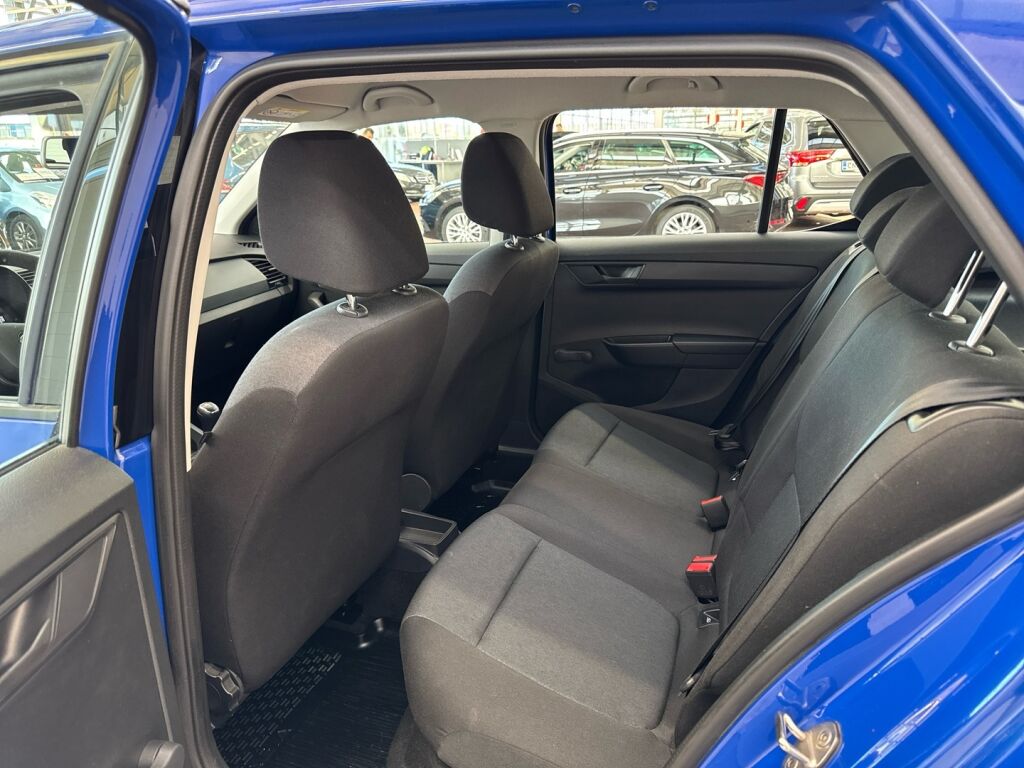 Skoda Fabia 2021 Sininen