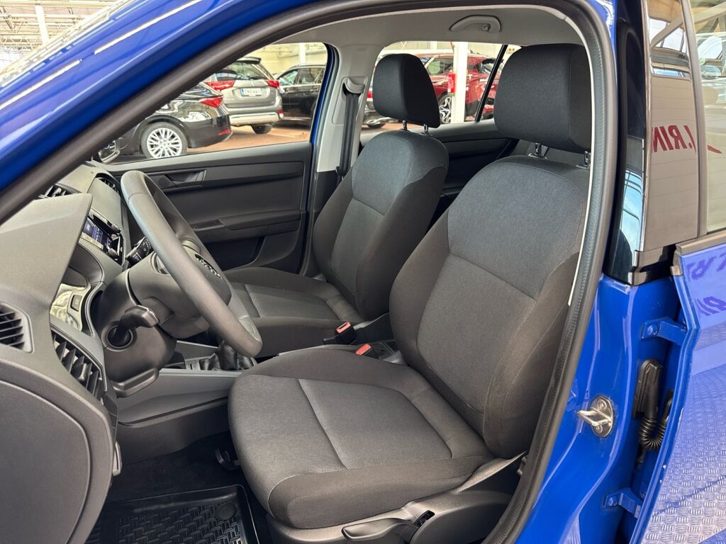 Skoda Fabia 2021 Sininen