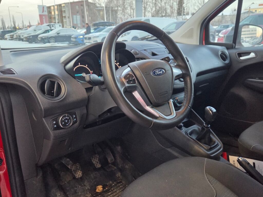 Ford Transit Courier 2021 Punainen