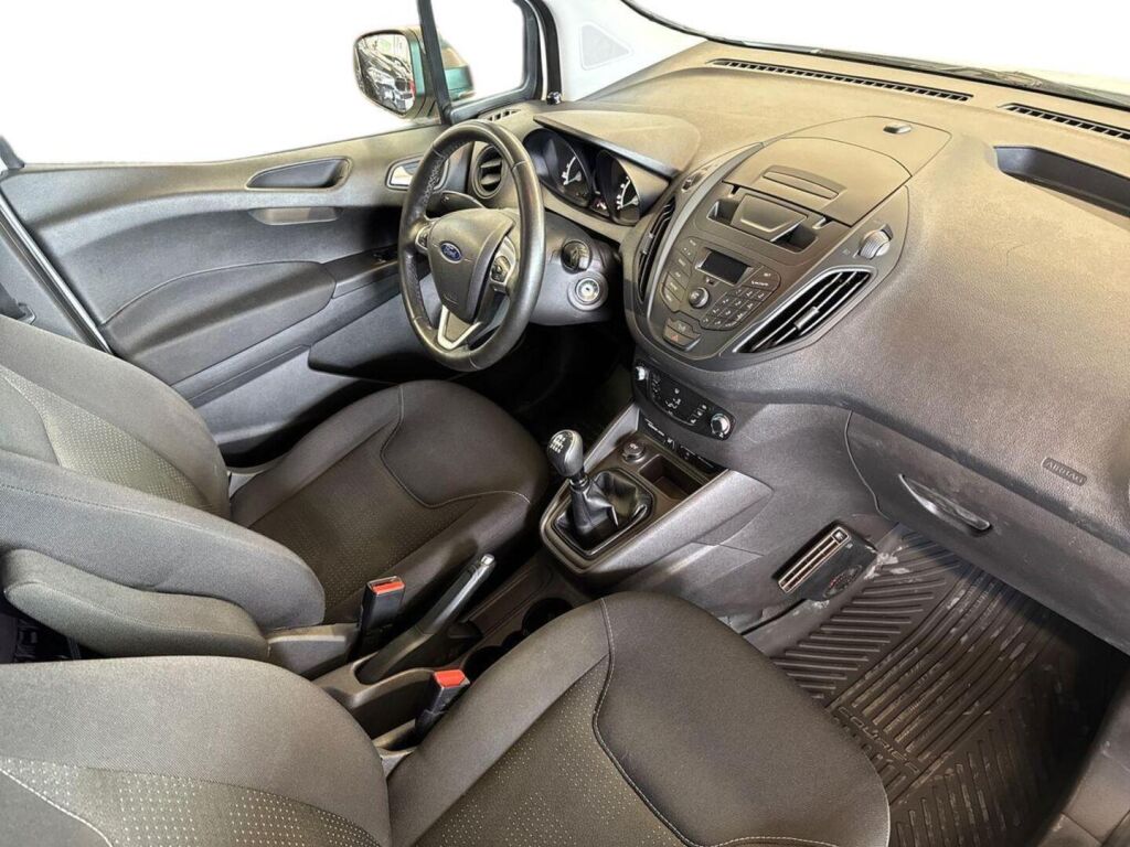 Ford Transit Courier 2021 Valkoinen
