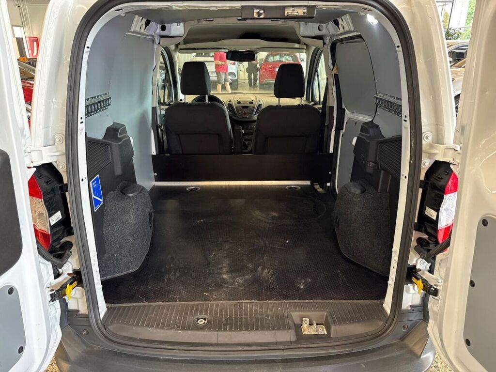 Ford Transit Courier 2021 Valkoinen