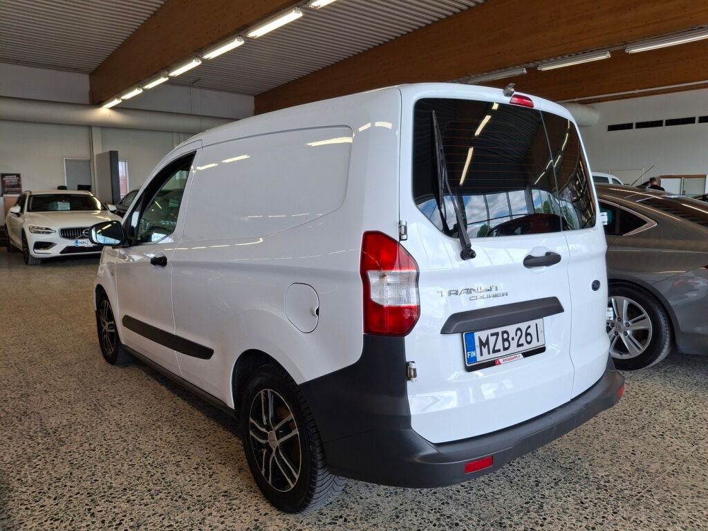 Ford Transit Courier 2021 Valkoinen