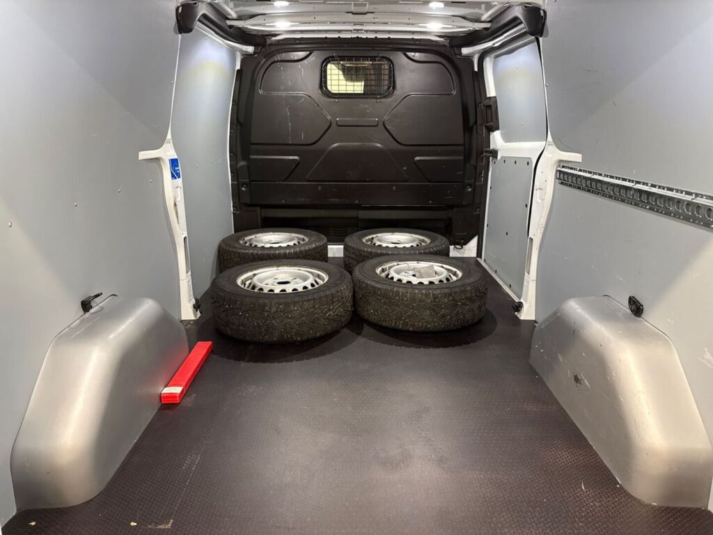 Ford Transit Custom 2021 Valkoinen