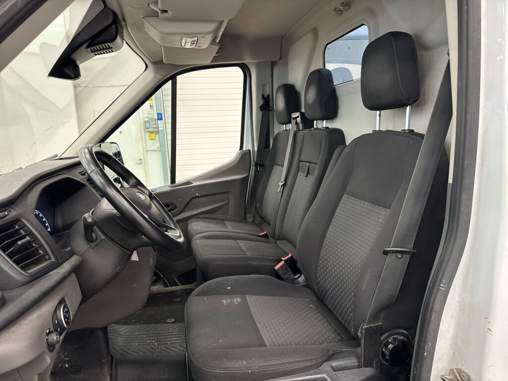 Ford Transit 2021 Valkoinen