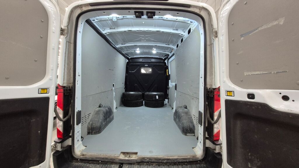Ford Transit 2021 Valkoinen