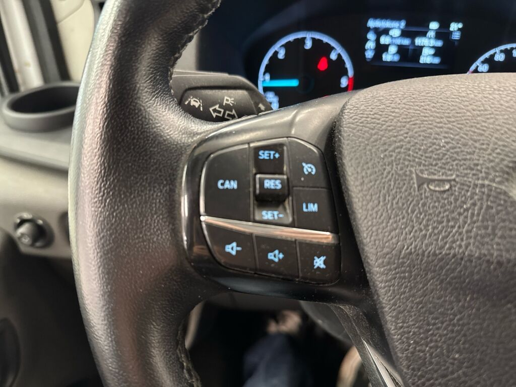 Ford Transit 2021 Valkoinen