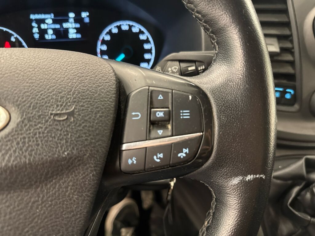 Ford Transit 2021 Valkoinen