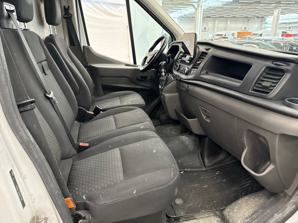 Ford Transit 2021 Valkoinen