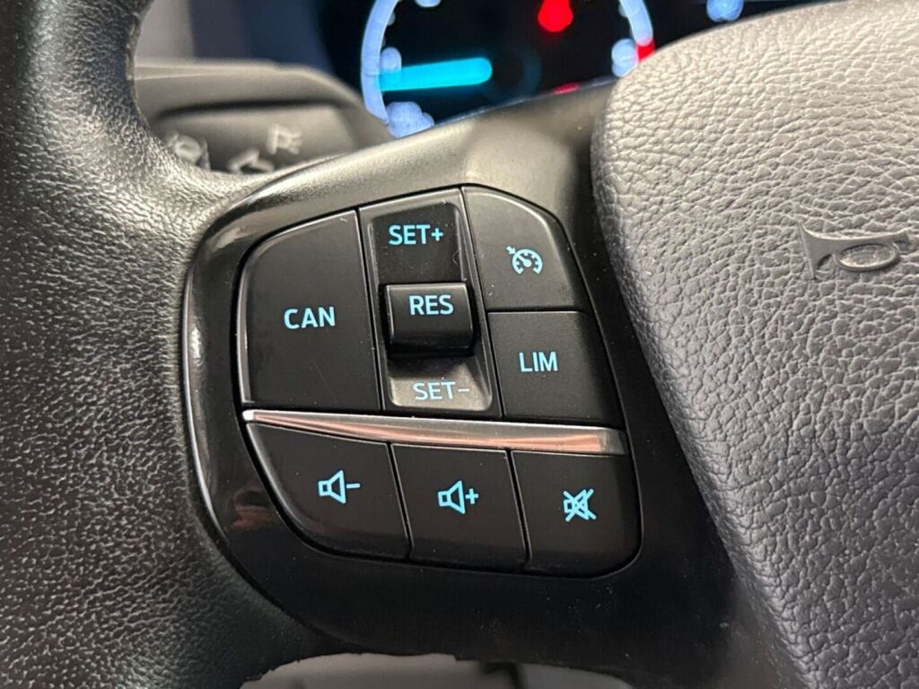Ford Transit 2021 Valkoinen