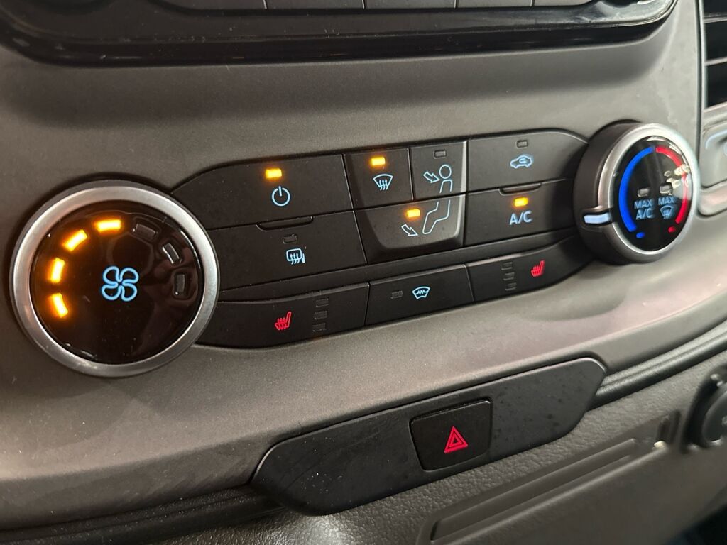 Ford Transit 2021 Valkoinen