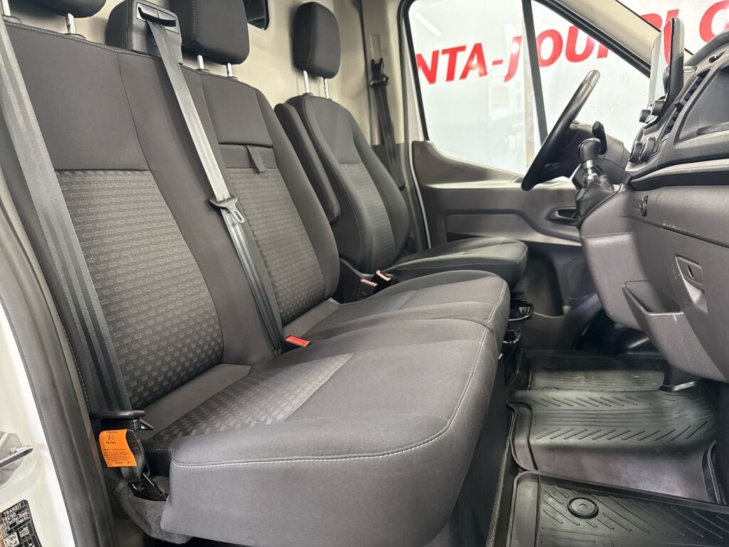 Ford Transit 2021 Valkoinen