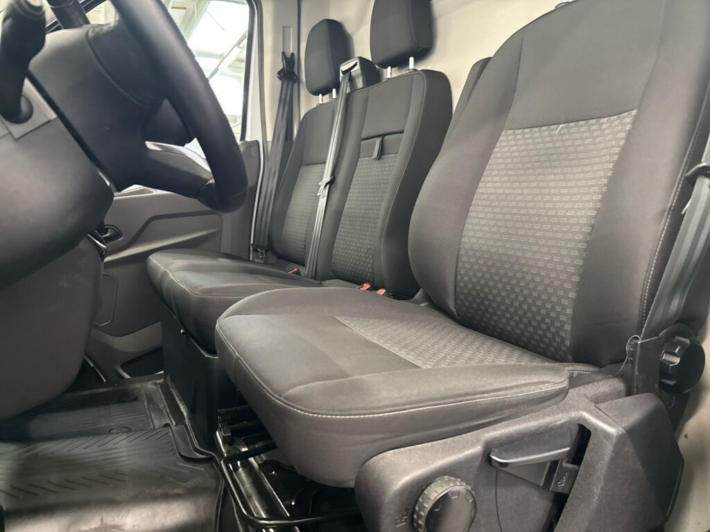 Ford Transit 2021 Valkoinen