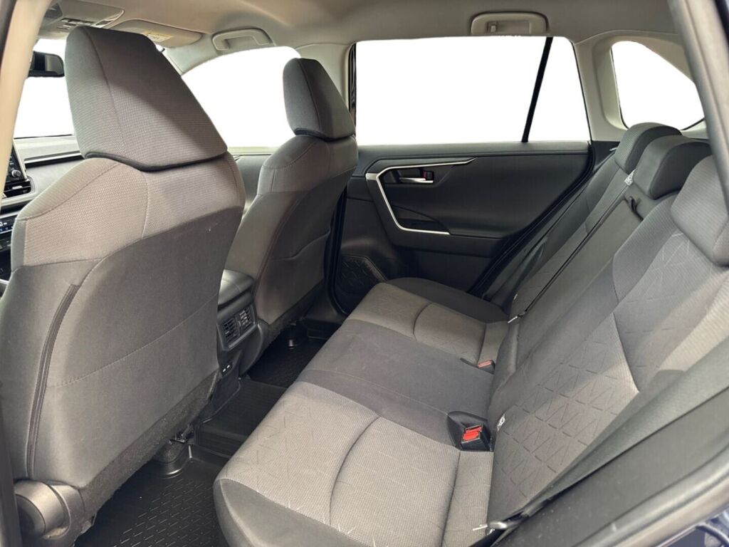 Toyota RAV4 2021 Sininen