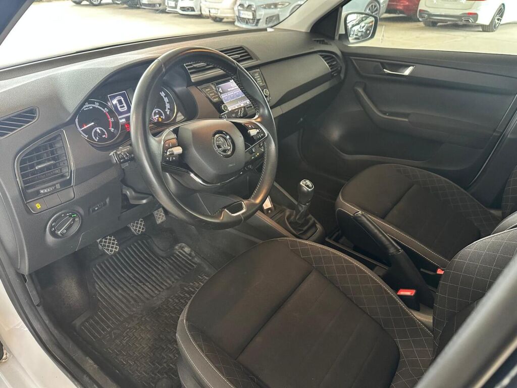 Skoda Fabia 2021 Valkoinen