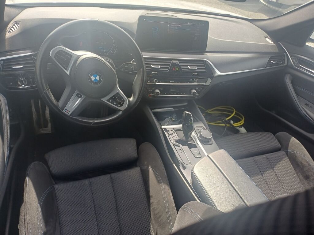 BMW 530 2021 Valkoinen