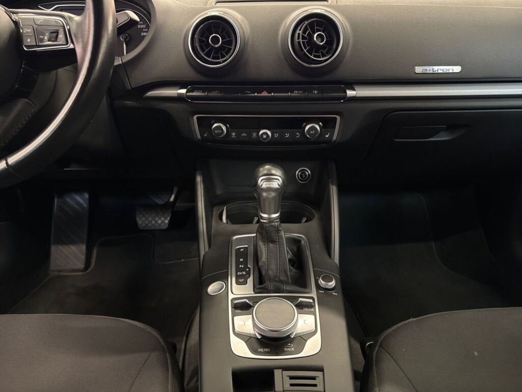 Audi A3 2017 Musta