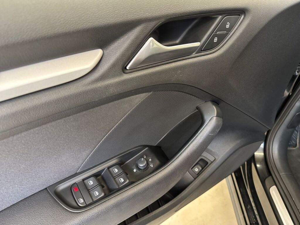 Audi A3 2017 Musta